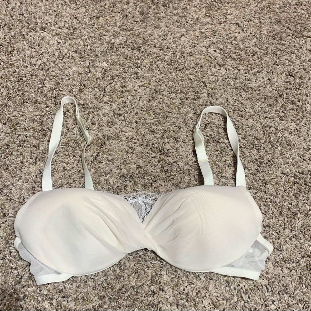 Women’s Wacoal Size 34B Lightly Lined Underwire Bra